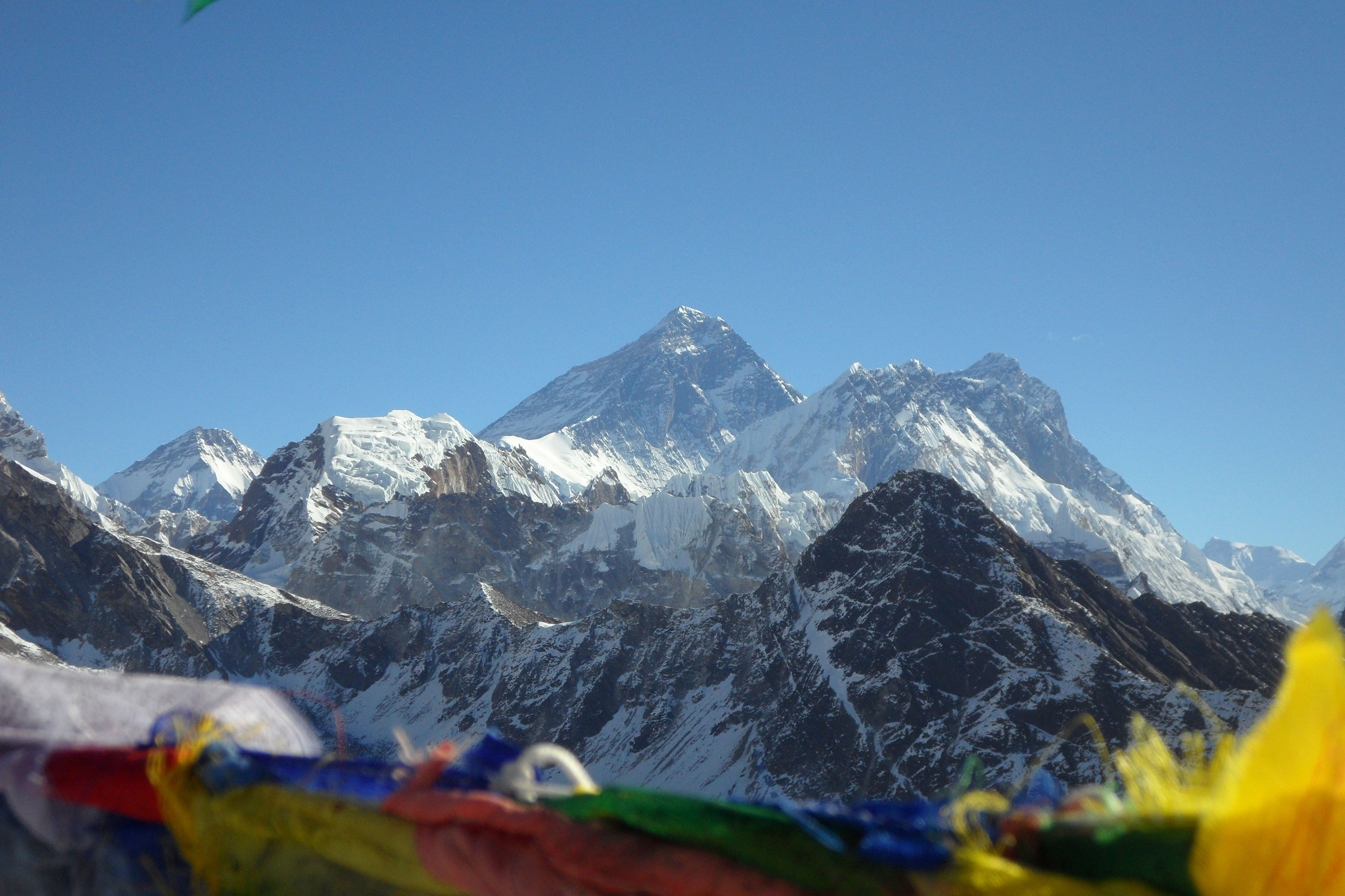 View-of-Everest-from-Kalaphattar-EBC-Chola